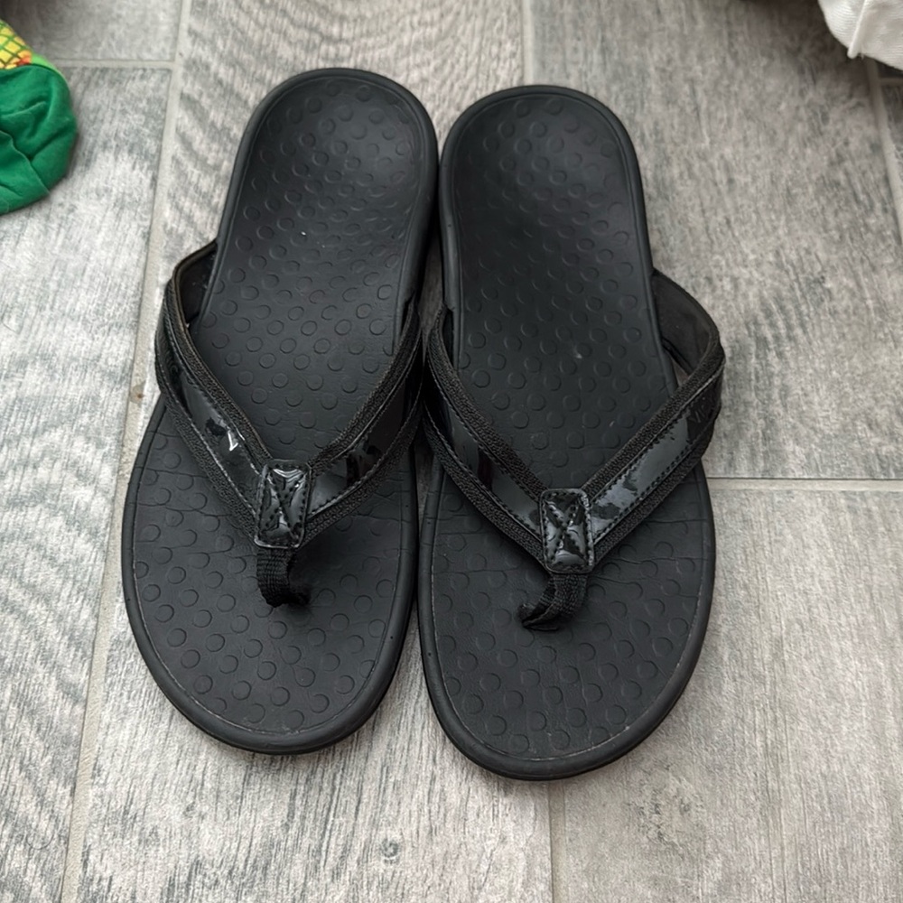 Black womens Vionic Sandal